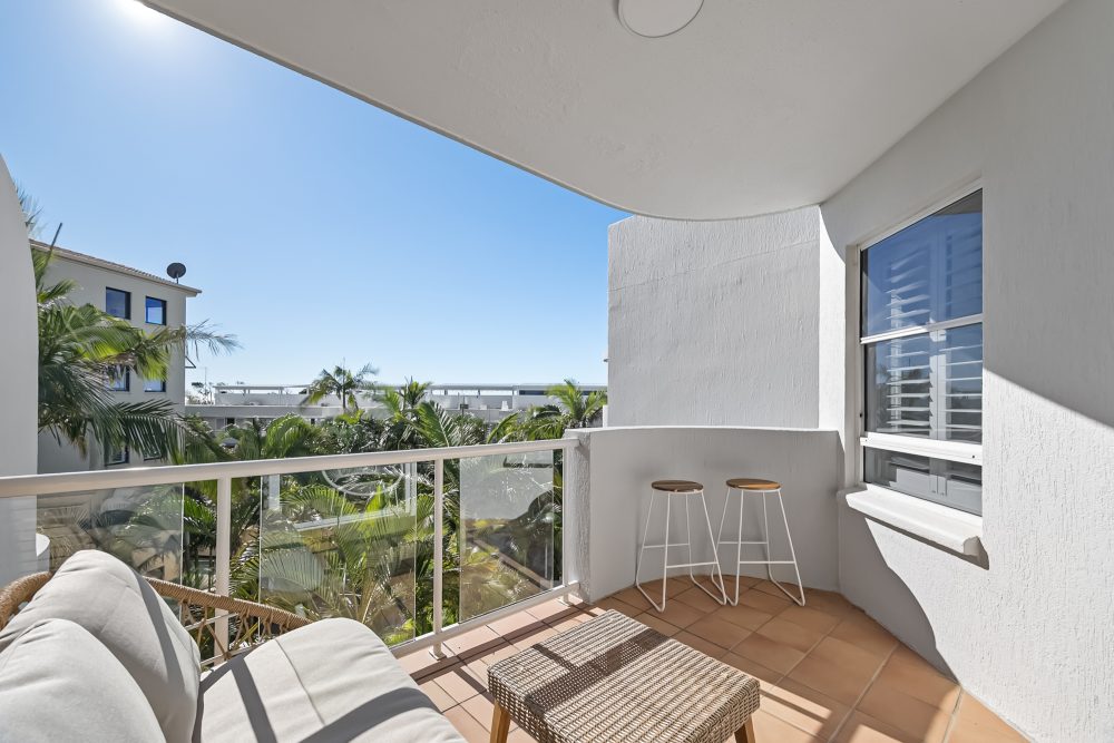 Coastal Beachside Rooftop Retreat 2 Bedroom Apartment