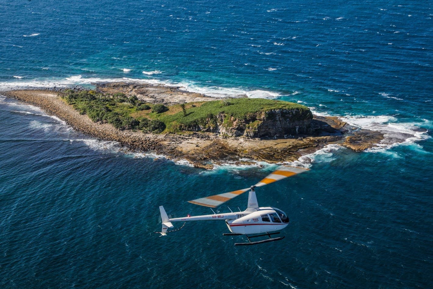 sunshine coast helicopter tour